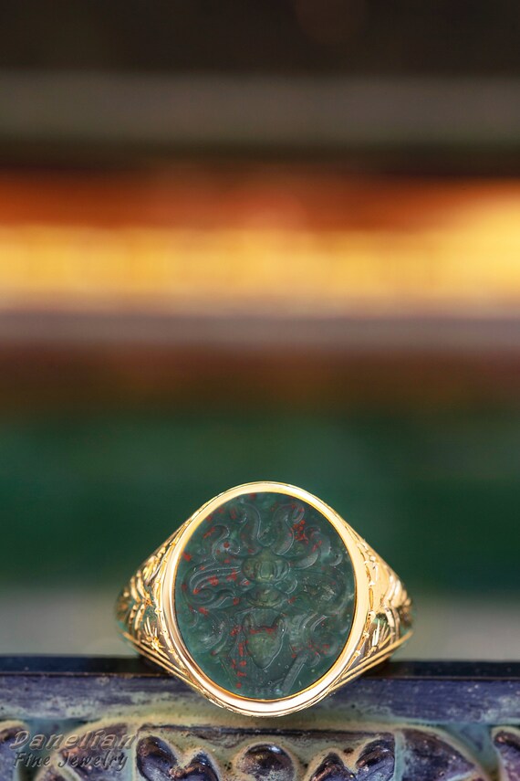 Anillo de heráldica escudo de armas de piedra de - España