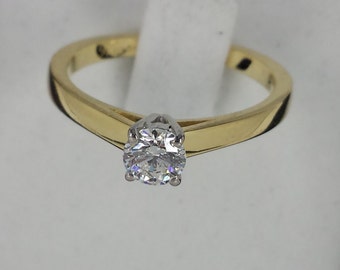 Gorgeous 18kt Yellow Solid Gold Natural Diamond Ladies Solitaire Ring Engagement