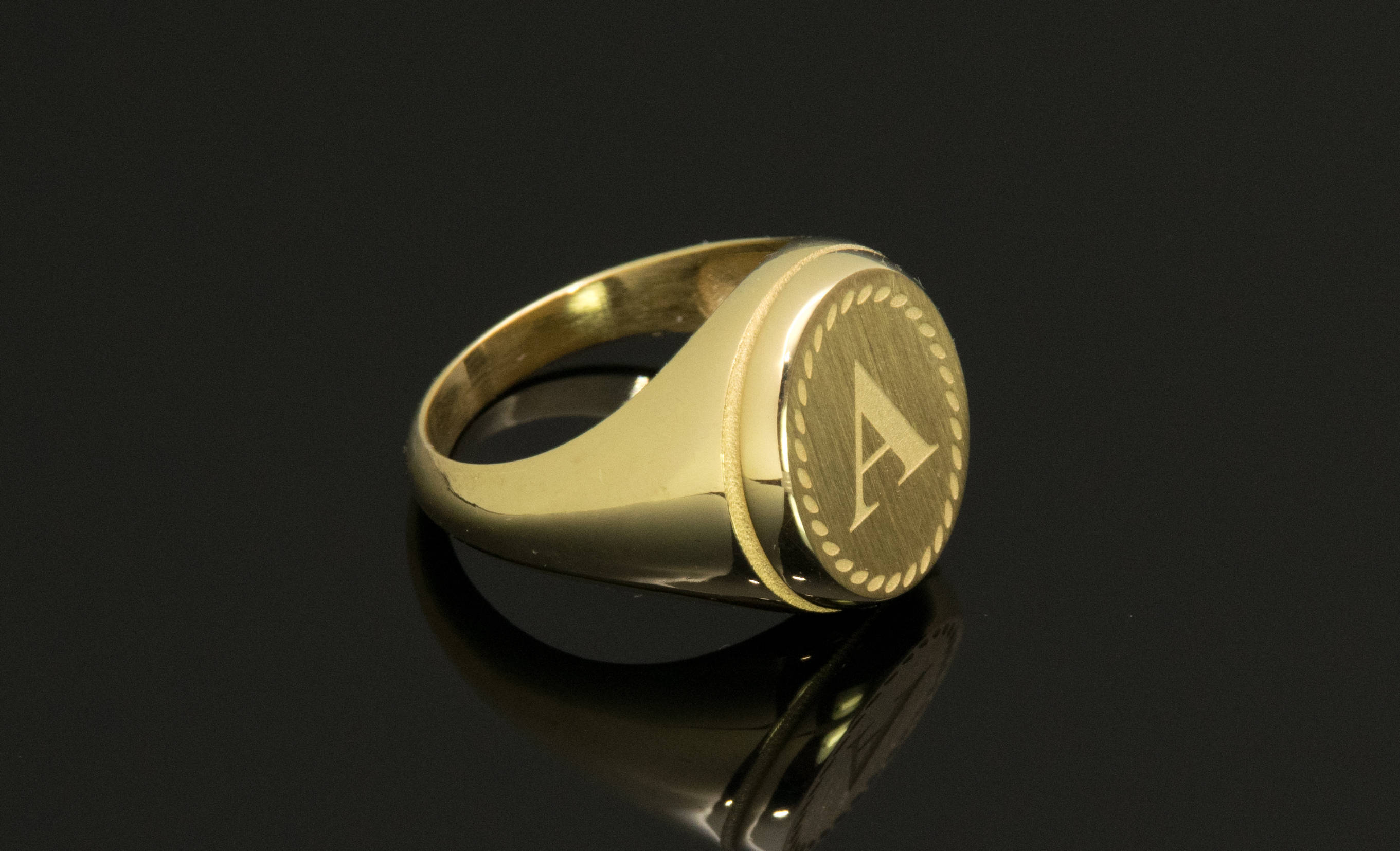 Reading and Displaying Monograms on Byzantine Signet Rings