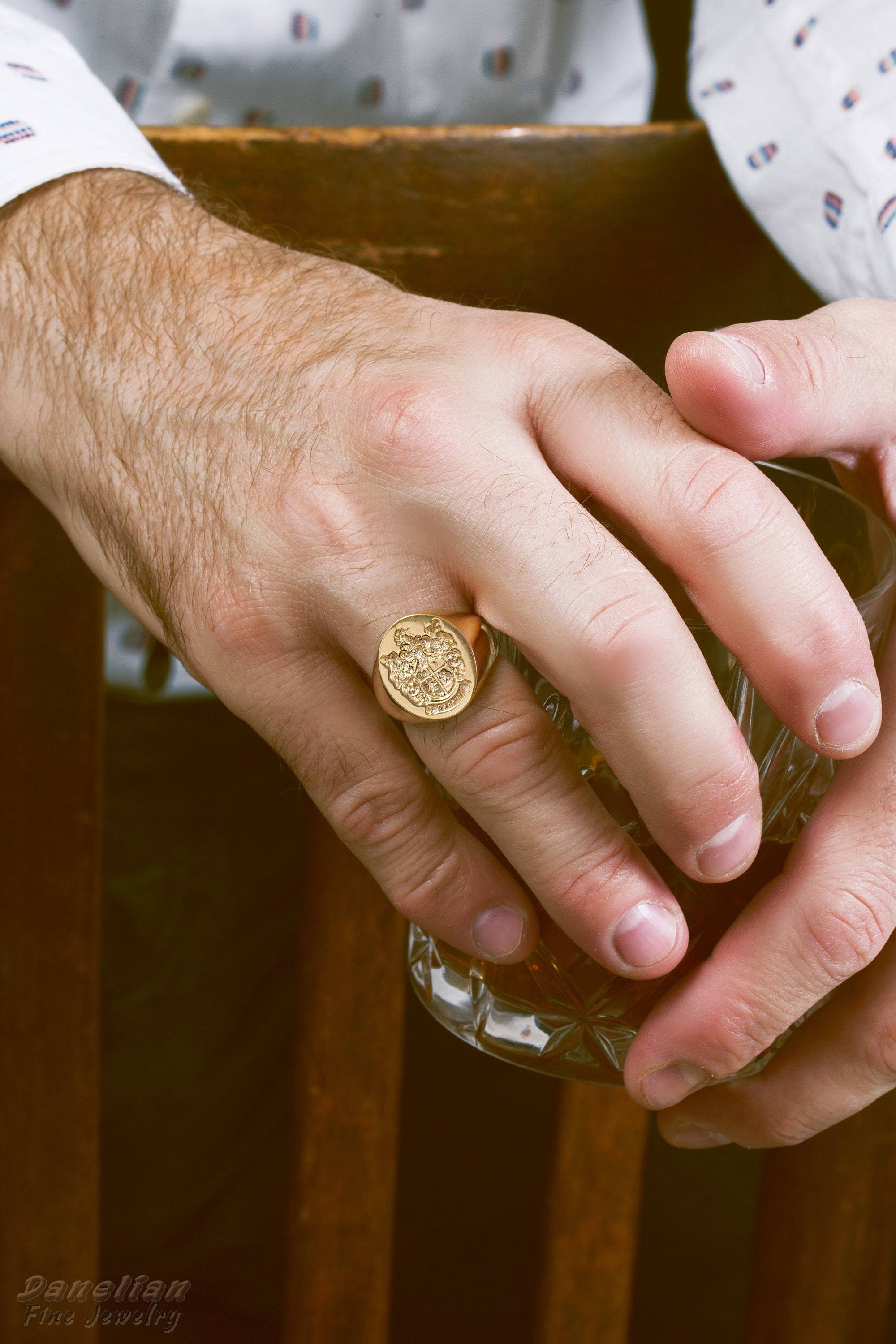 Mens family crest signet rings sale