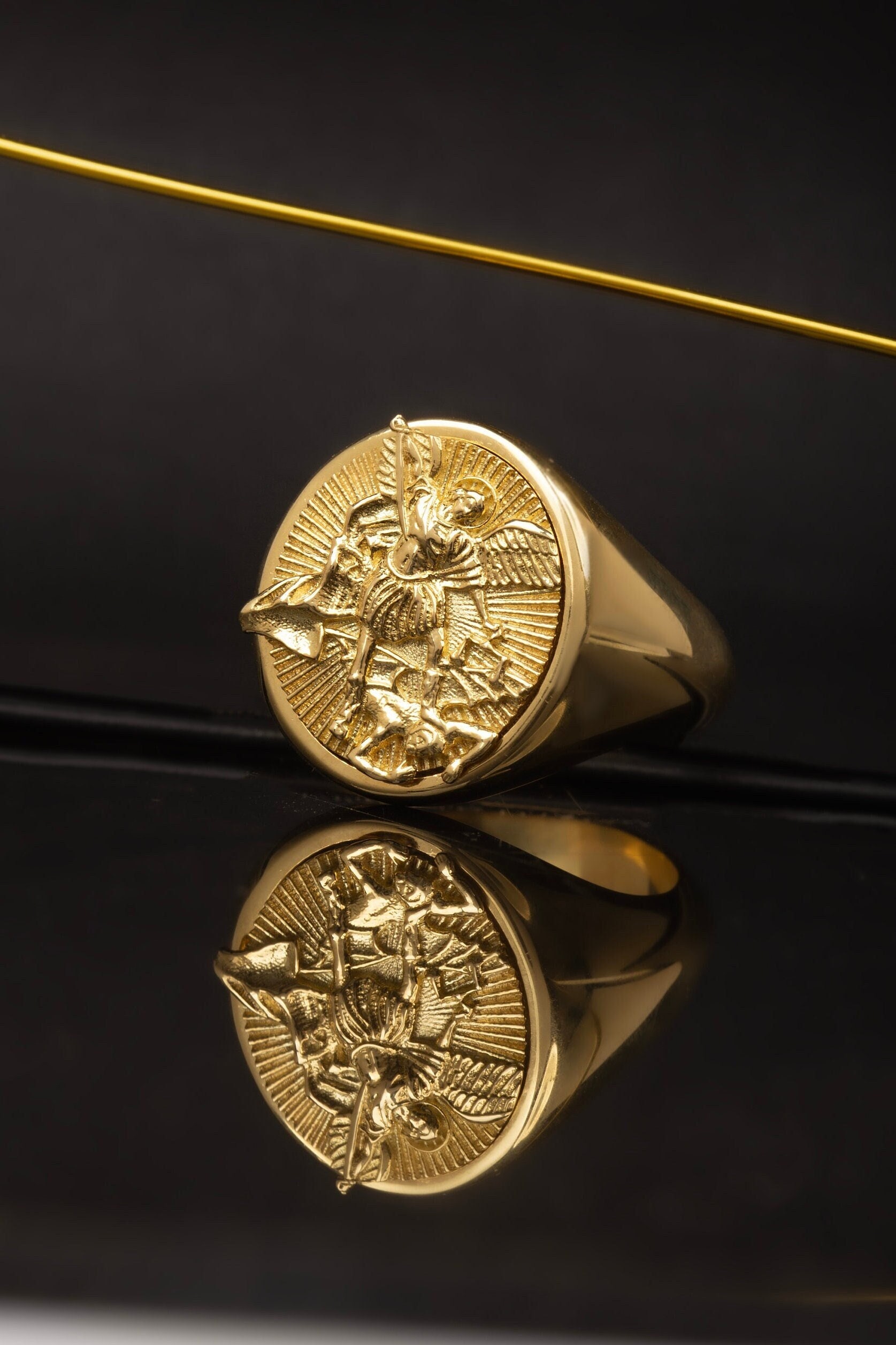 JewelryWe Bague Chevalière Homme Saint-Michel - Acier Inoxydable Inscription Bouclier Protection Motard