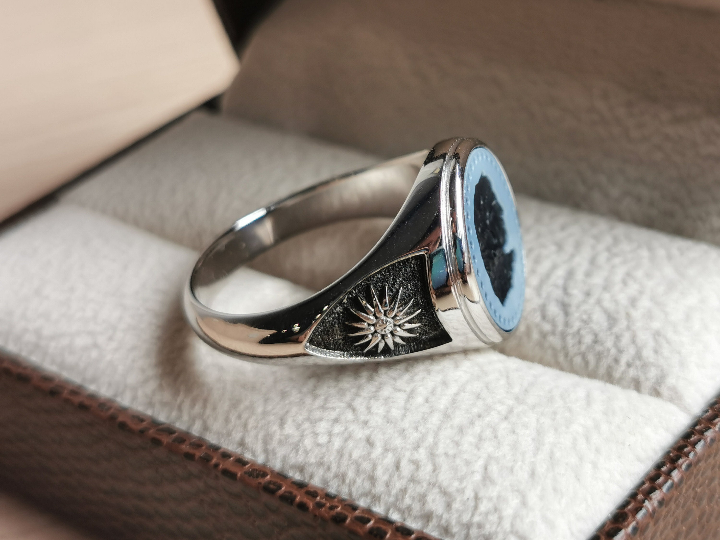 アンティーク 豊穣の神デメテルの黒瑪瑙のインタリオリング 彫刻