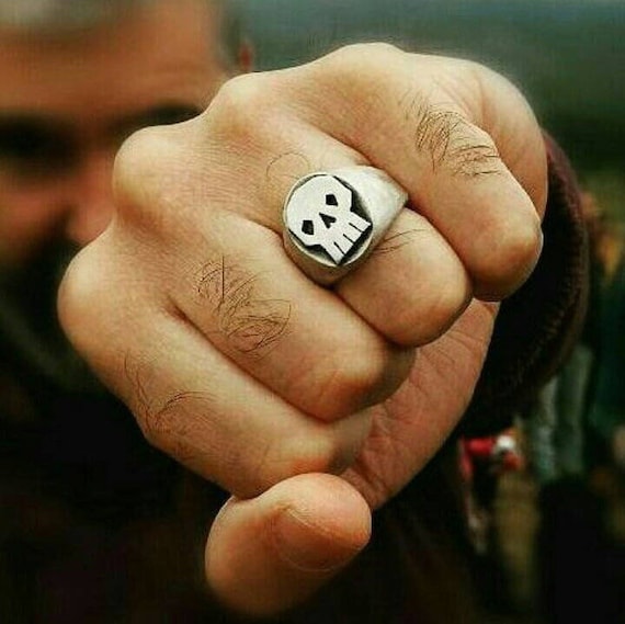 Anillo calavera tamaño XL. Sello hecho a mano en plata 925ml. Macizo. Anillo unisex