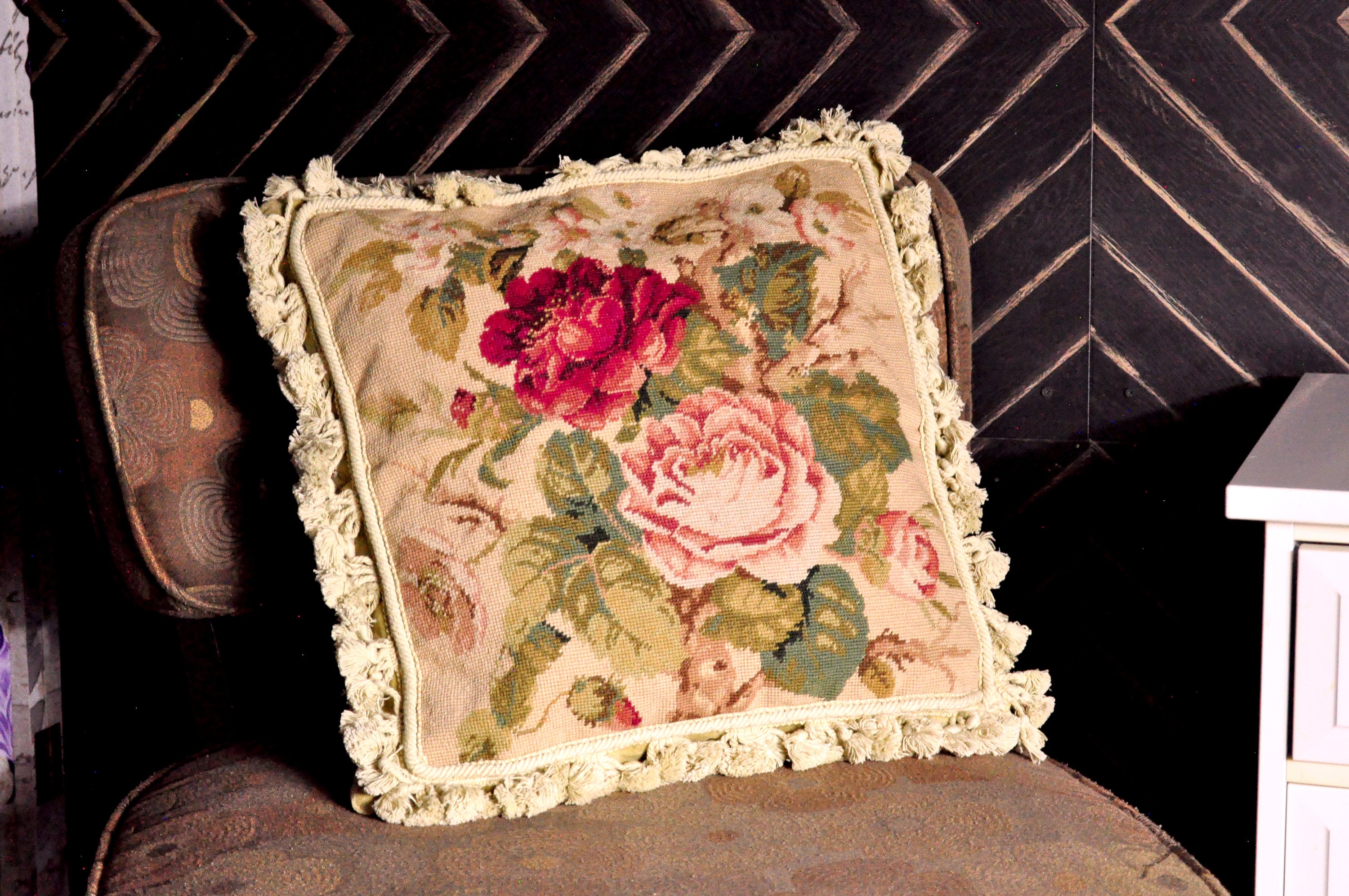 Vintage Floral Throw Pillow Victorian Style Accent Pillow Etsy UK