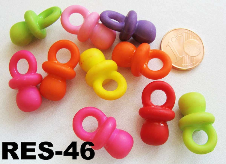 Breloques Tétine Biberon bébé 20 ou 32mm Acrylique MIX COULEURS Pendentifs Babyshower RES-46 x 10pcs