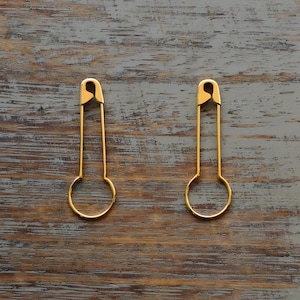 1.25&#39;&#39; Gold Bulb Safety Pin Gourd Calabash Earrings 9K,14K,18K