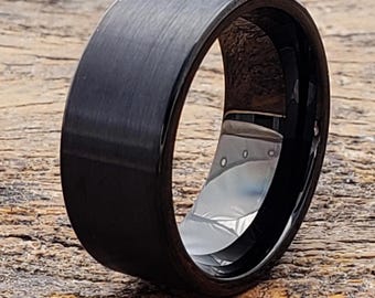 Anello in tungsteno nero, fede nuziale piatta spazzolata, vestibilità comoda