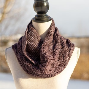 Antiqued Cowl Knitting Pattern