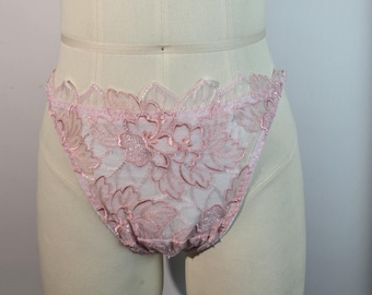Bikini de encaje a medida – Lencería transfemenina personalizada (rosa)