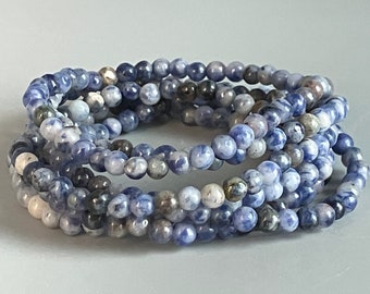 Pulsera de cuentas pequeñas de jaspe azul