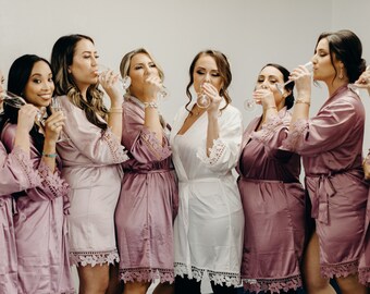 Customized Bridesmaid Robes, Bridesmaid Gifts, Satin Bridesmaids Robe, Kimono Robe, Lace Bridal Robe, Bridesmaid Proposal, Bridesmaid Party