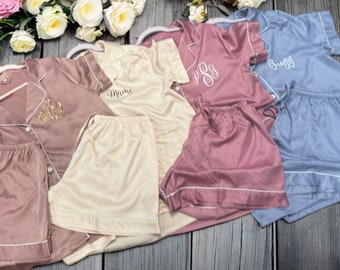 SALE! Bridesmaid PAJAMA Set, Bridesmaid Gifts, Bridesmaid Pajamas, Wedding Party Pajamas, Bridesmaid Proposals, Bridesmaid Robes, Silky Soft