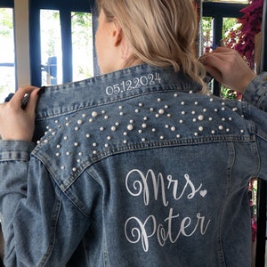 Bride Denim Jacket with Customization, Pearl Denim Jacket, Custom Personalized Jacket, Wedding Gifts, Bride Jacket, Customized Bridal Gift zdjęcie 2