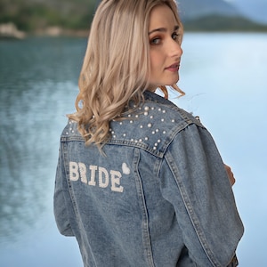 Bride Denim Jacket with Customization, Pearl Denim Jacket, Custom Personalized Jacket, Wedding Gifts, Bride Jacket, Customized Bridal Gift zdjęcie 9