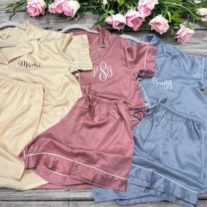 Wedding Party Pajamas, Personalized Gifts for Bridesmaids, Customized Pajama, Bridesmaid Proposal, Bridesmaid Gift, Bridesmaid Pajama Set