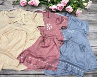 Wedding Party Pajamas, Personalized Gifts for Bridesmaids, Customized Pajama, Bridesmaid Proposal, Bridesmaid Gift, Bridesmaid Pajama Set