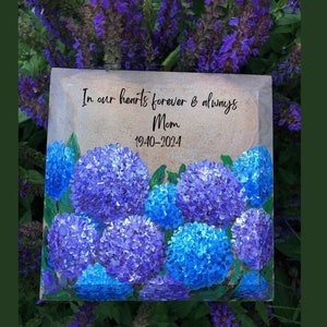 Hand painted memorial stone, Hydrangeas garden stone, Remembrance garden stone, Memorial gift, Memorial stone for Mom, Custom Sympathy Gift
