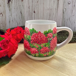 Taza pintada a mano con geranio rojo, taza de café floral, regalo para jardineros