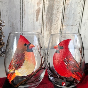 Hand Painted Mr and Mrs  Wine Glasses, Wedding Wine Glasses, Wedding Gift For Couple, Personalized Couple Gift, Bridal Shower Gift