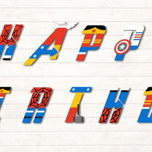 Puede incluir: Bander&iacute;n de Feliz Cumplea&ntilde;os con letras de tem&aacute;tica de superh&eacute;roes. Las letras son rojas, azules, amarillas y blancas con s&iacute;mbolos y logotipos de superh&eacute;roes.