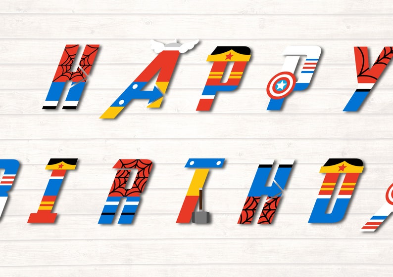 Puede incluir: Bander&iacute;n de Feliz Cumplea&ntilde;os con letras de tem&aacute;tica de superh&eacute;roes. Las letras son rojas, azules, amarillas y blancas con s&iacute;mbolos y logotipos de superh&eacute;roes.