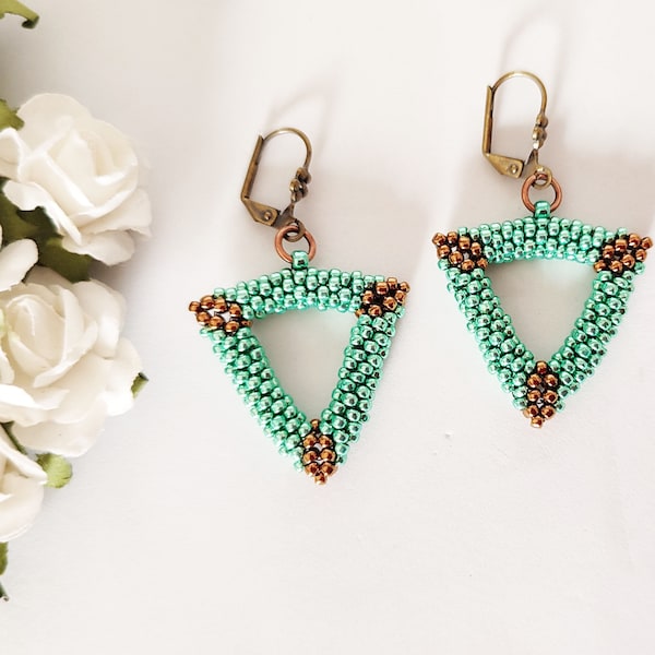 Tutorial- 3 D Triangle Earrings