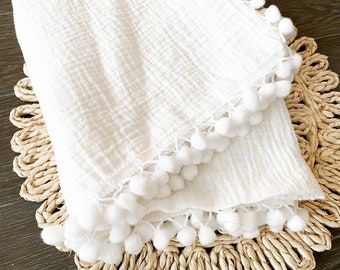 White Pom Muslin Swaddle Blanket, White Pom blanket, White Pom Swaddle, Newborn Swaddle, Pom baby blanket, Pom Pom blanket