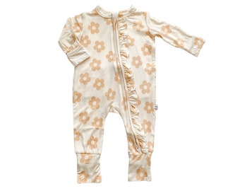 Blush Daisy Ruffle Romper Outfit, tenue avec fermeture à glissière à volants, tenue de marguerite, une pièce florale pour bébé, pyjama pour bébé, tenue pour bébé florale
