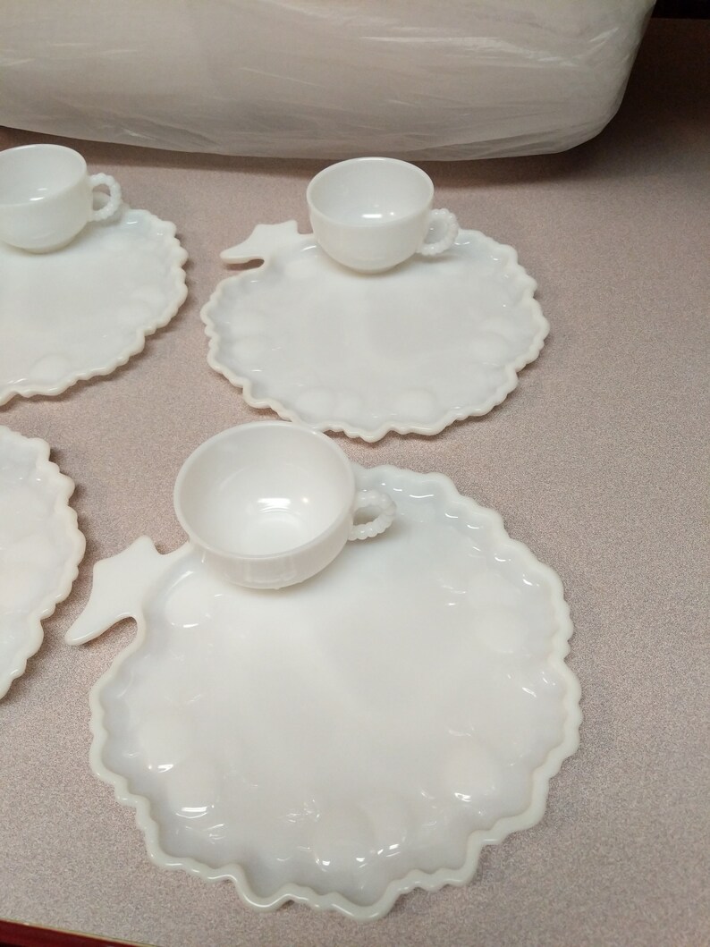 Hazel Atlas Apple Orchard Pattern Set of 4 Milk Glass Luncheon Snack Trays and Cups Plates