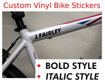 Aangepaste fietssticker / sticker, 1 inch hoog. 2 stijlen. (aangepaste fietssticker | aangepaste fietssticker | kinderfietssticker | fietsnaamsticker)
