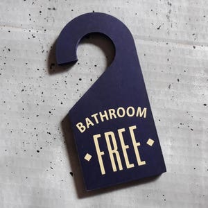 Badezimmer Frei / Badezimmer Belegt doppelseitiges Türhänger. 4 Farboptionen. (Bad Besetzt Schild, Bad Frei Schild, Bad Besetzt Schild)