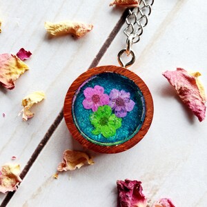 Flower Trio Round Wooden Pendant Necklace