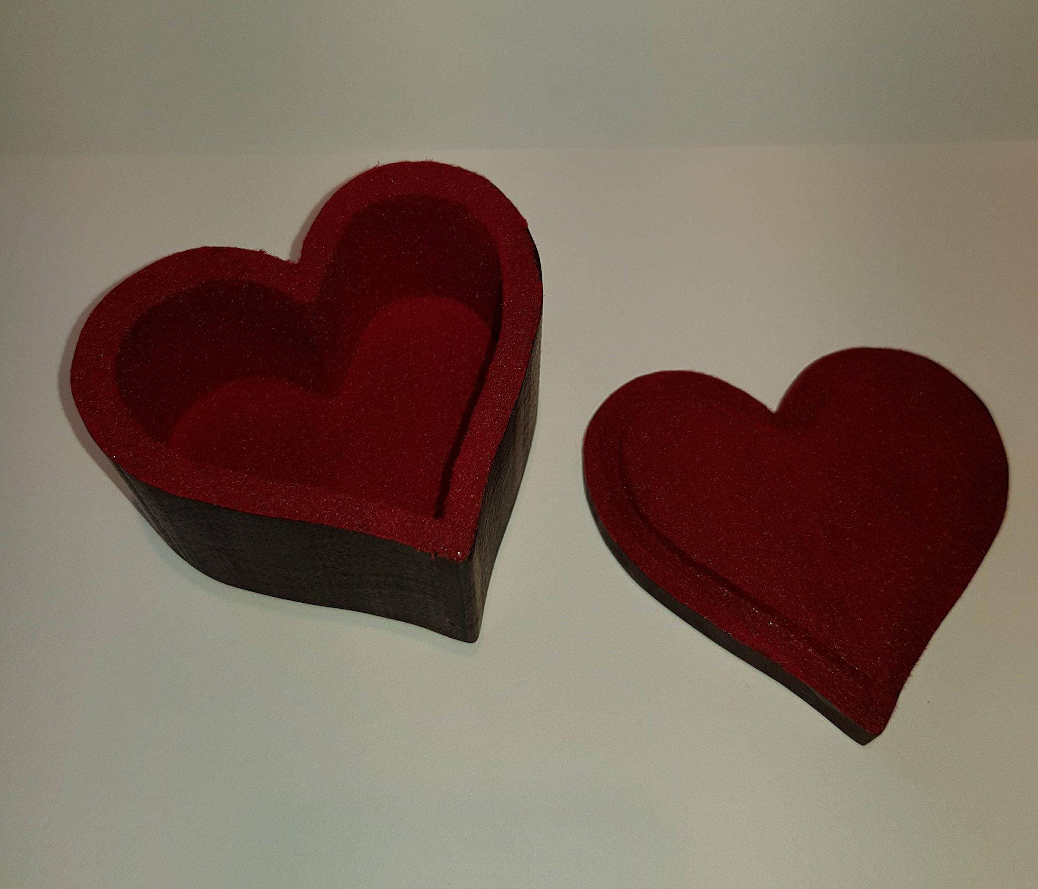 Caja hecha en Madera con forma de Corazón Personalizada para Boda Lazo Cajas  Rojo