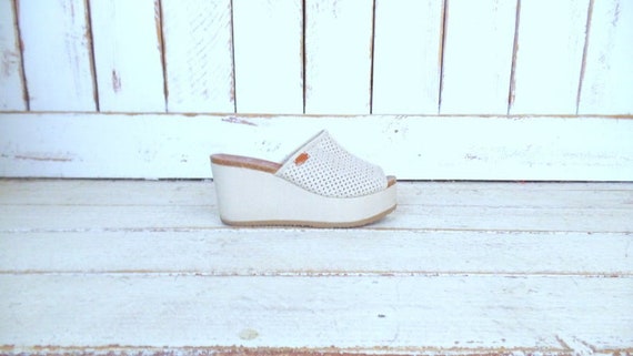 90s vintage off white/beige canvas open toe wedge