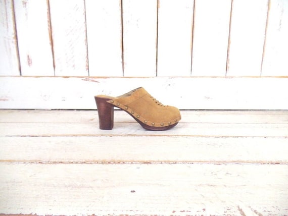 90s vintage tan suede leather high heel wooden pla
