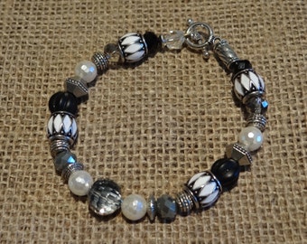 Black, White and Gray Glass Beaded Bracelet