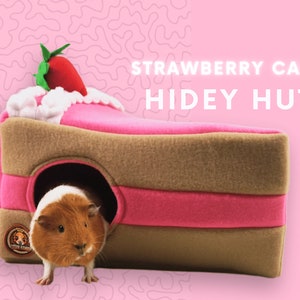 GuineaQueen® Strawbery Cake Hidey Hut - Guinea Pig Fleece Bed - Hideout - Foam House