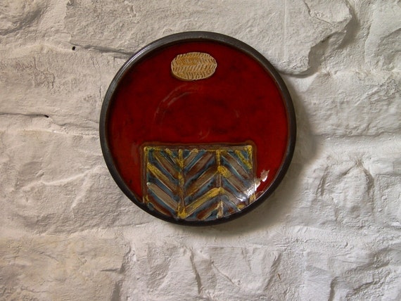 Hand-Painted Christmas Gift - Red Earthen Pottery Plate for Home Decor, Fireplace, and Kitchen - Unique Wall Hanging Ceramic Dish - 7 or 9in