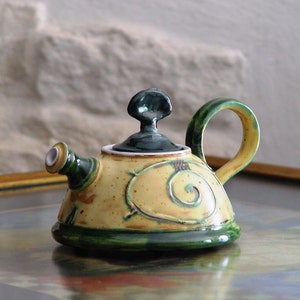 Teiera in ceramica floreale dipinta a mano - Danko Pottery - Regalo di nozze e Natale - 400 ml/13,4 oz - Colori beige, verde, bianco - Ceramica funzionale