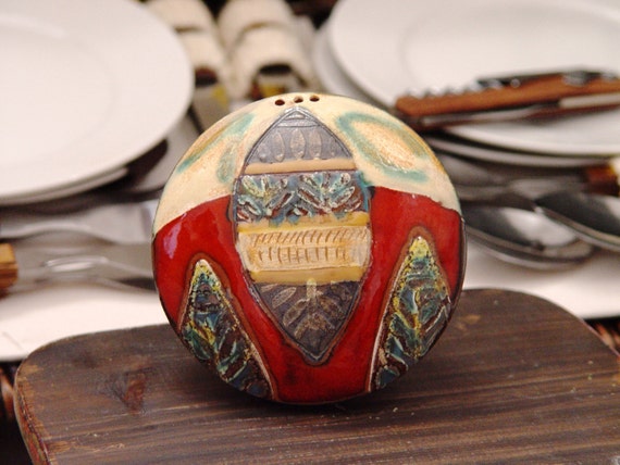 Handmade Pottery Salt Shaker - Christmas Gift, Colorful Ceramic Salt or Pepper Box, Cute Kitchen Accessories, Unique Pottery Souvenir