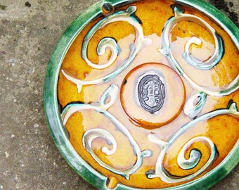 Handbemalter Keramik Aschenbecher - Buntes Keramik Tablett für Raucher und Wohndekor - Orange und Grün, 14cm - Spülmaschinen geeignet
