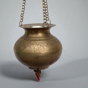 1.5 liters of antique solid brass orient Ayurvedic Shirodhara Panchakarma oil therapy Yoga Dhara vessel Patra india -No:  25/3
