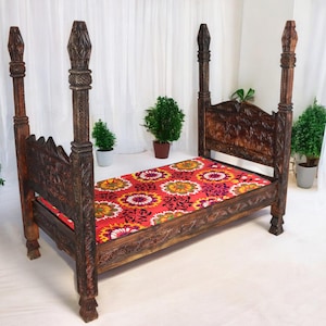 single bed four-poster bed guest bed bedroom orient hand-carved solid wood bed from Nuristan Afghanistan diwan Daybed 2000
