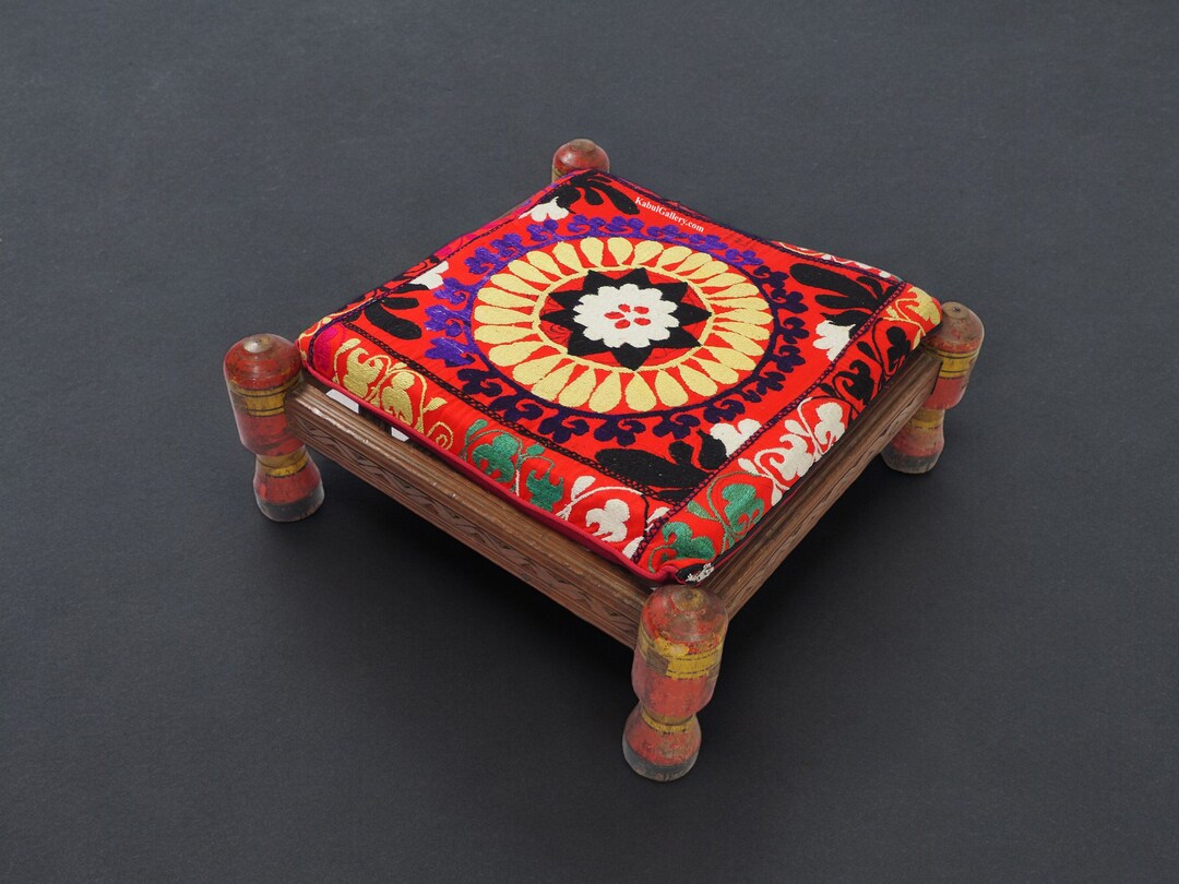 antik-orientalische-luxuri-se-suzani-hocker-stuhl-sitzhocker-sitzkissen