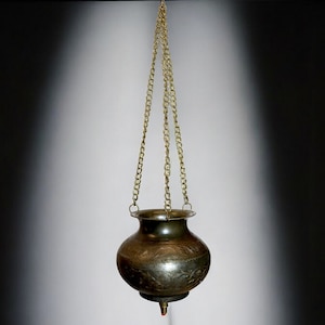 1.5 liters of antique solid brass orient Ayurvedic Shirodhara Panchakarma oil therapy Yoga Dhara vessel Patra india -No:  24/3