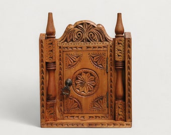 antique-look Hand carved orient Bohemian Vintage style Key Box, Handmade Key Cabinet key wall holder wood key box Key Hanger Nuristan  Braun