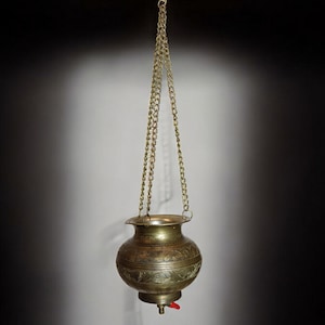 1 liters of antique solid brass orient Ayurvedic Shirodhara Panchakarma oil therapy Yoga Dhara vessel Patra india -No:  24/4