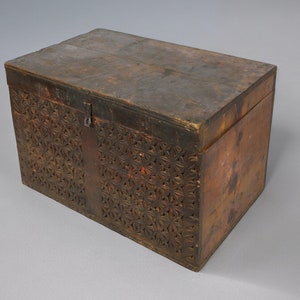 antique 19th century orient vintage cedar wood treasure Dowry Chest from Nuristan Afghanistan No:22/K