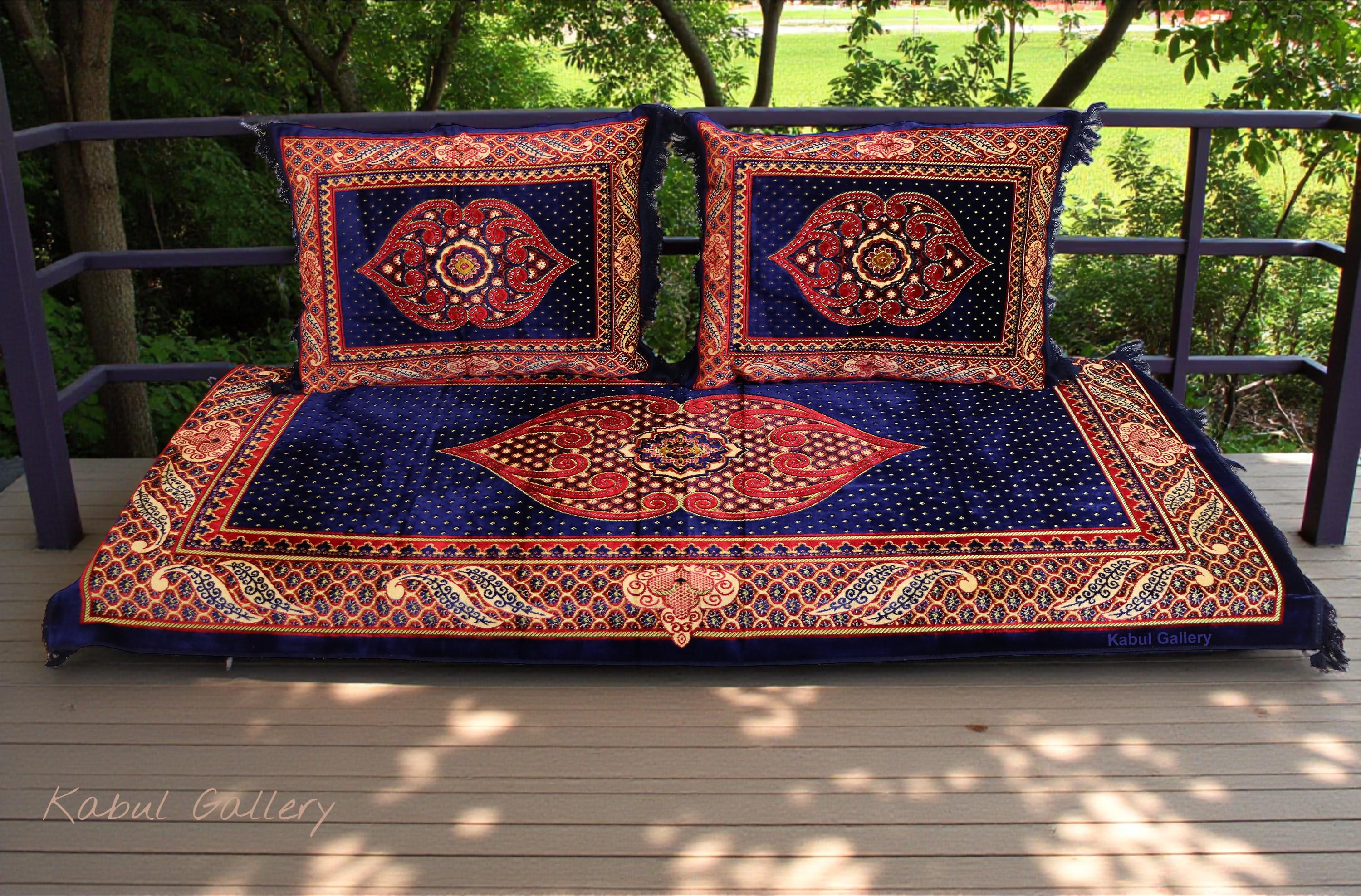 Coussins marocains photo stock. Image du coussin, meubles - 26404606