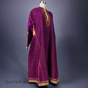 Traje de casamento feminino nômade oriental antigo, vestido de seda afegão, traje bordado à mão do Afeganistão, Hazara Bamiyan No.-21/8